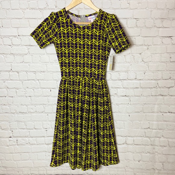 LuLaRoe Dresses & Skirts - New LulaRoe Amelia Dress w/Pockets XXS